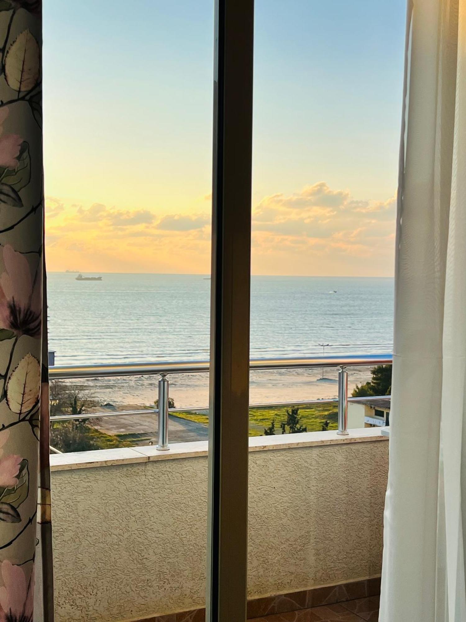 Lunasol Seaside Apartments Durrës Kültér fotó